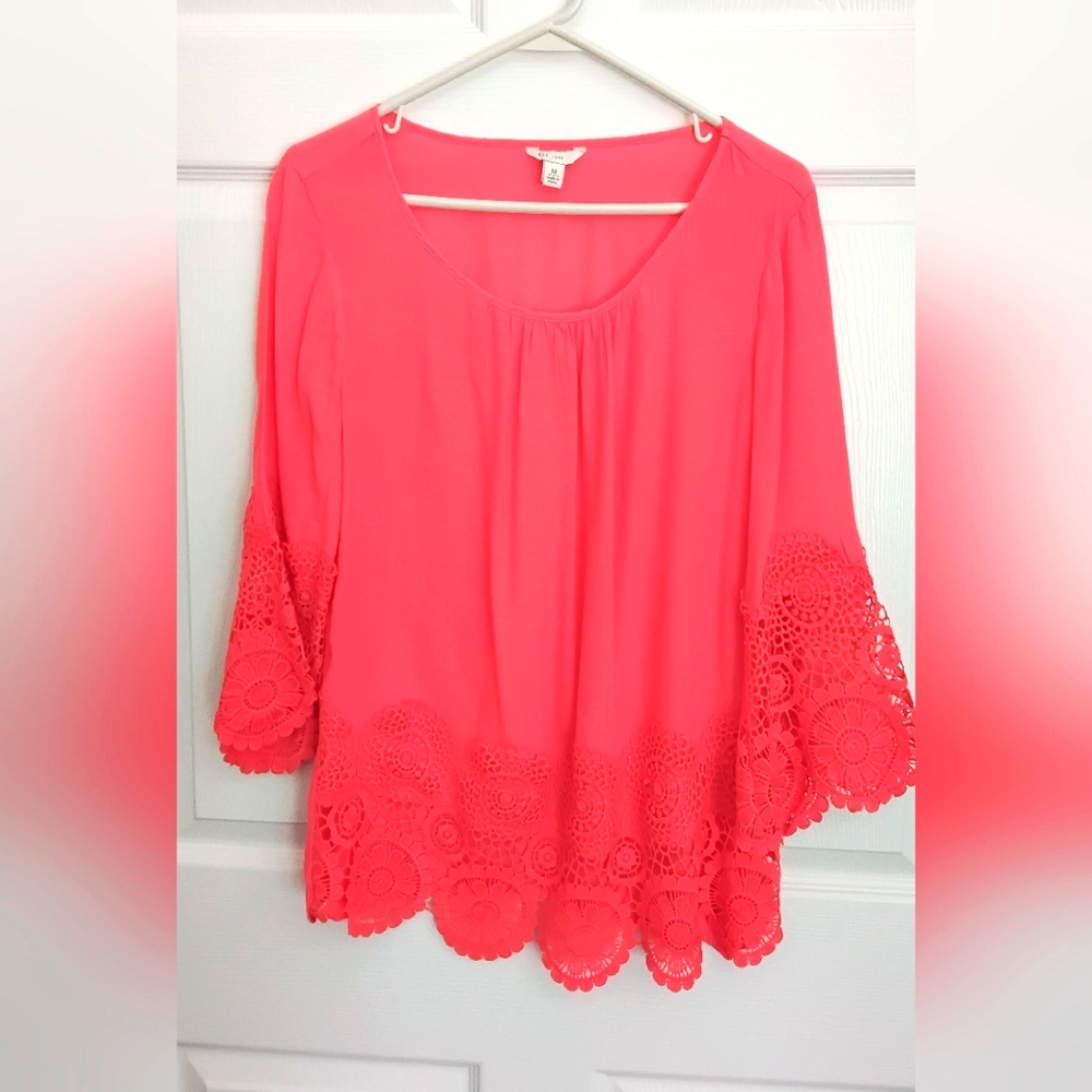 Womens Coral Lace-Hem Scoop Neck Top